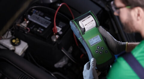 Come scegliere la batteria auto più adatta: la guida completa