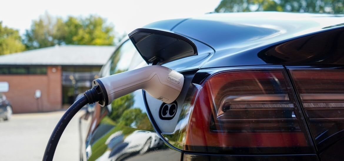 ricaricare auto elettrica a casa
